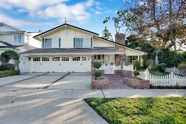 2001 port cardiff place newport beach