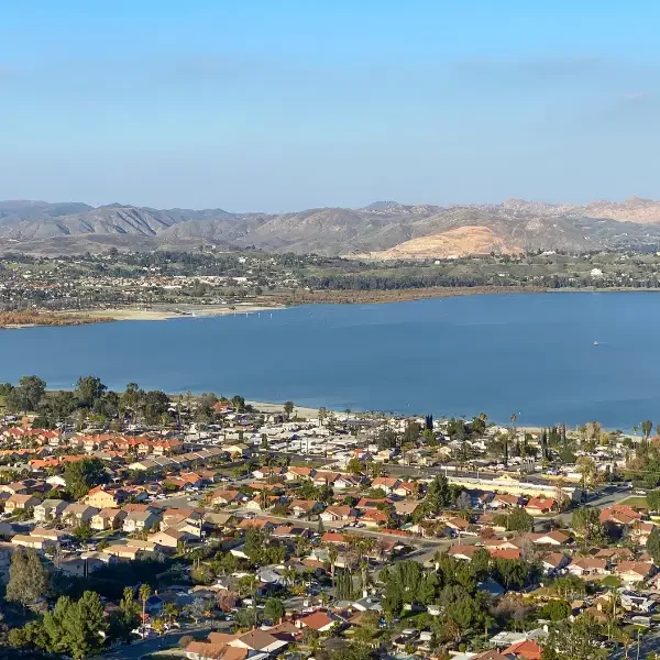 View of lake elsinore, california. You can find homes with lake views in lake elsinore lifestyles on redwagonteam. Com